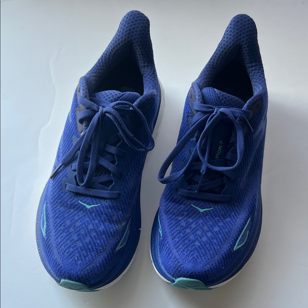 Hoka One One Clifton 9 in Deep Blue